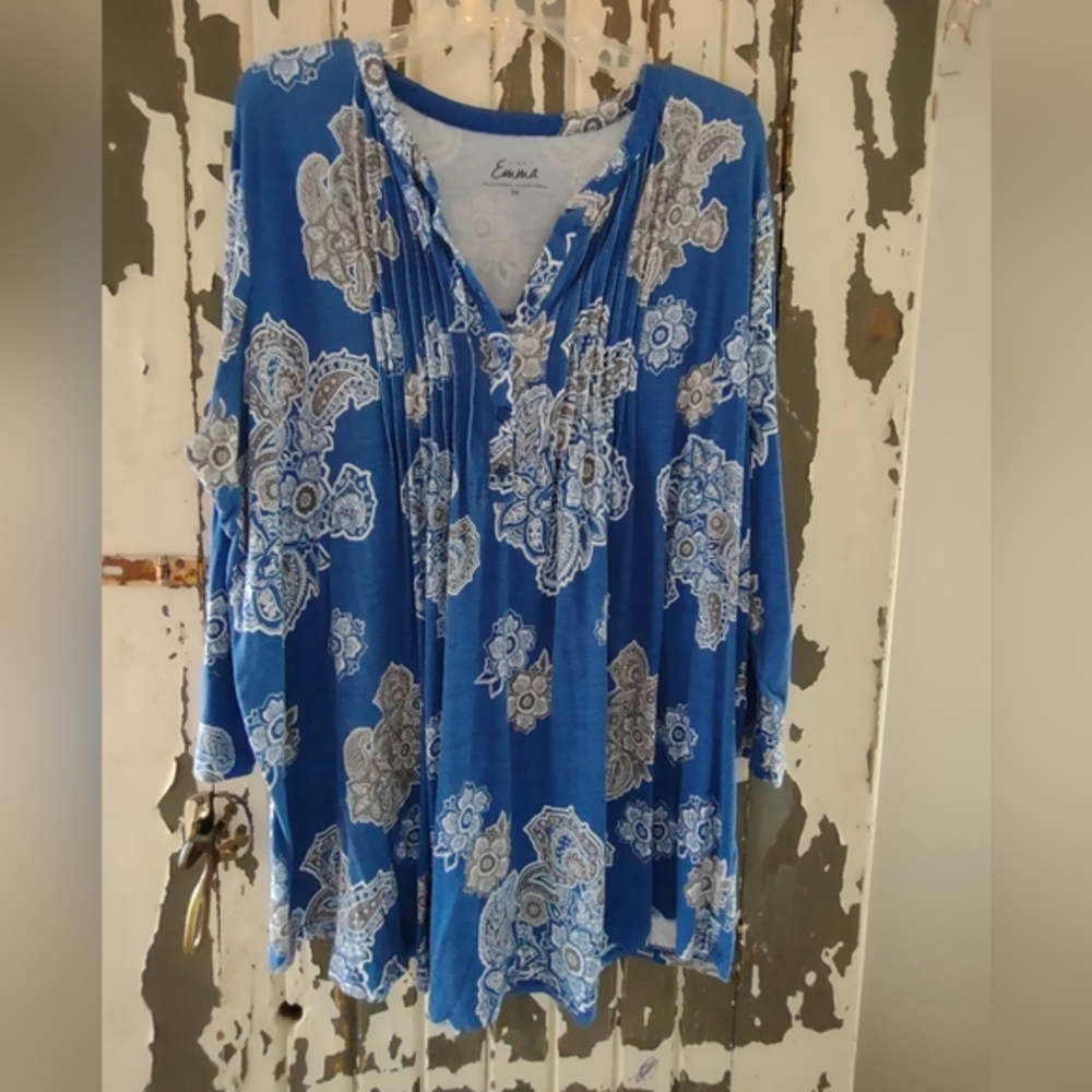3X V-NECK By Emma